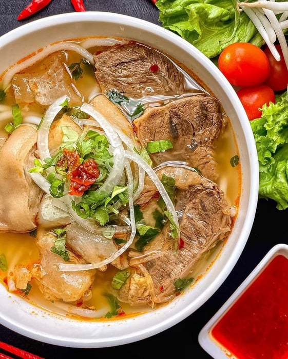 bát bún bò Huế ngon tại Sài Gòn