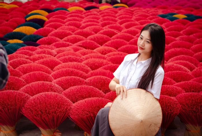 Làng hương Quảng Phú Cầu