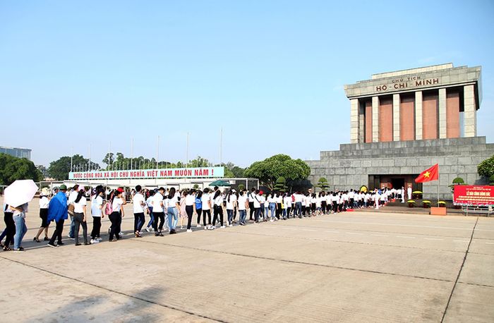 Bí quyết thăm viếng Lăng Chủ tịch Hồ Chí Minh 4