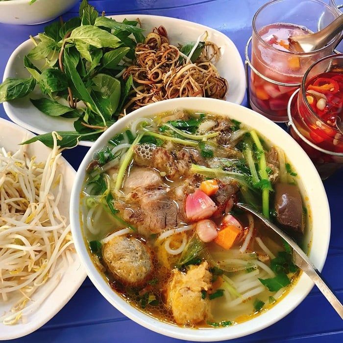 Bún bò Huế ngon ở Sài Gòn