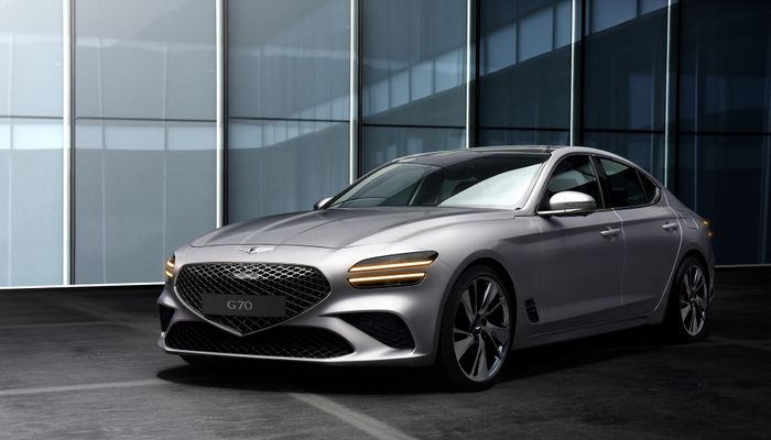 Genesis G70 2022 có giá từ 38.570 USD, thấp hơn các đối thủ từ Đức và Nhật