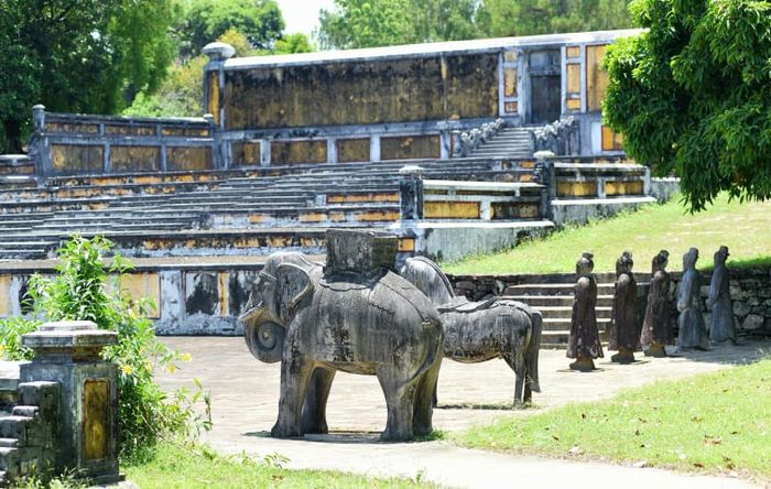 Lăng Gia Long