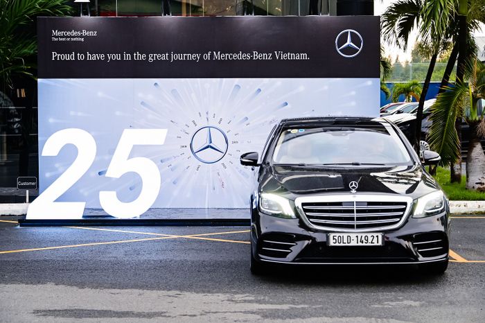 Mercedes-Benz Việt Nam là nhà máy lắp ráp xe đầu tiên ngoài nước Đức đã thành công trong việc lắp ráp dòng GLK và S-Class.