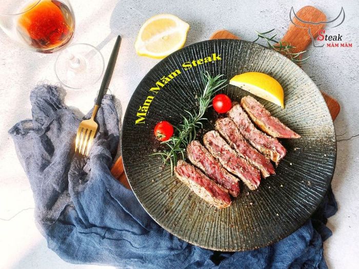 Đến Măm Măm Steak thưởng thức bít tết ngon độc đáo