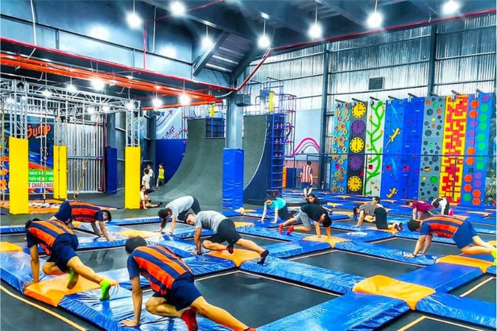 Trải nghiệm vui chơi tại Jump Arena Hà Nội - đánh giá khu Trampoline nổi tiếng số 10