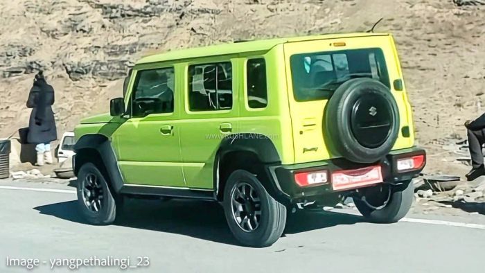 Suzuki Jimny phiên bản 5 cửa sắp ra mắt không che chắn trước ngày ra mắt 2023-maruti-suzuki-jimny-5-door-scoop-2.webp