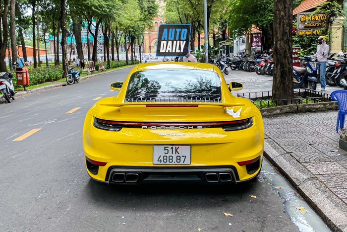 Chiêm ngưỡng chiếc Porsche 911 Turbo S màu vàng độc nhất Việt Nam của đại gia Sài Gòn