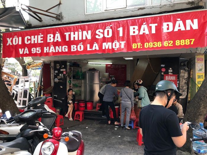 Xôi chè Bà Thìn - Điểm hẹn quen thuộc của những người yêu thích đồ ngọt tại Hà Nội 5