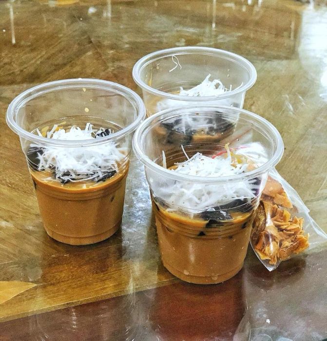 Quán Cafe Cốt Dừa Cô Hạnh - Điểm hẹn lý tưởng của nhiều bạn trẻ thích thú