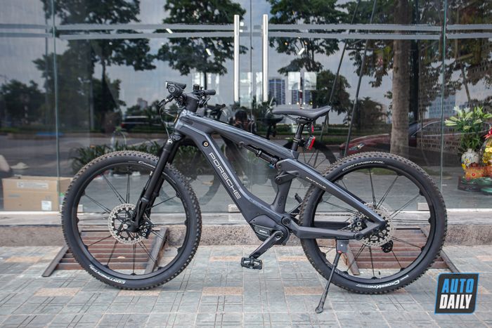 Bất ngờ trước chiếc xe đạp Porsche eBike Cross trị giá gần 300 triệu tại Việt Nam porsche-ebike-cross-Mytour-8.JPG