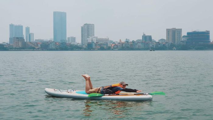 Kinh nghiệm chèo SUP trên Hồ Tây và những trải nghiệm thú vị