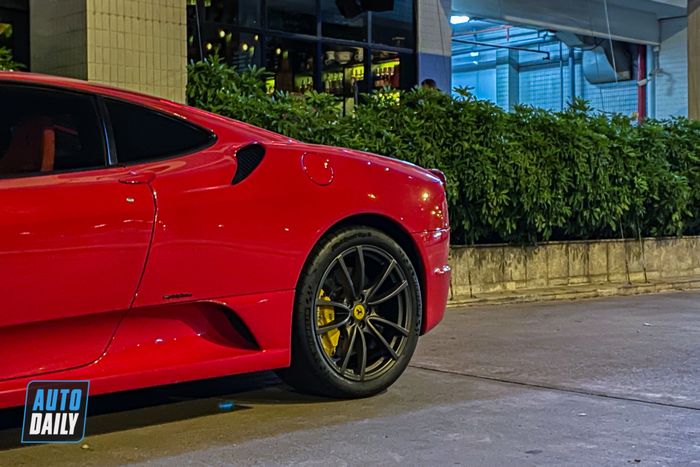 Chiếc Ferrari F430 Scuderia đầu tiên về Việt Nam tái xuất trên đường phố Sài Gòn ferrari-f430-scuderia-Mytour-4.JPG