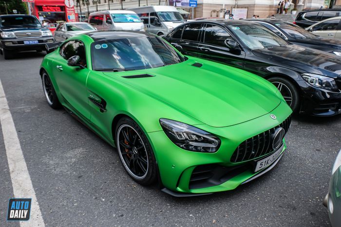 Phát hiện Mercedes-AMG GT R có giá trị hơn 16 tỷ, màu sơn dễ nhầm lẫn với chiếc của Qua Vũ mercedes-amg-gtr-Mytour-11.JPG