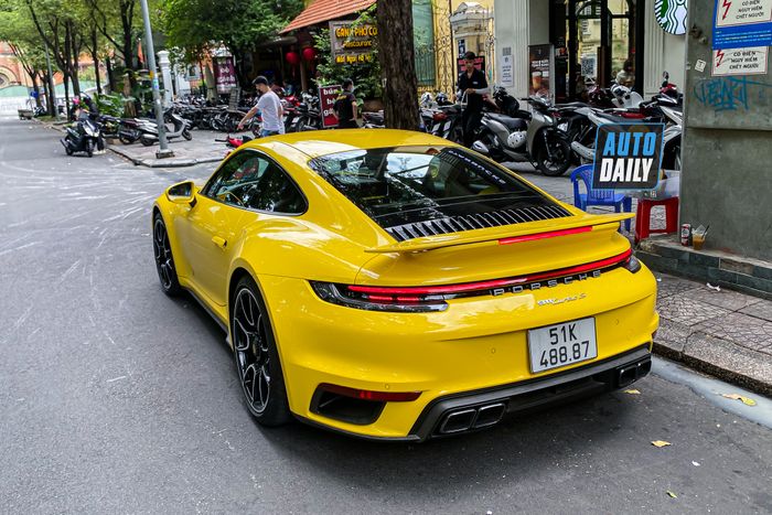 Chiếc Porsche 911 Turbo S màu vàng độc nhất Việt Nam của đại gia Sài Gòn