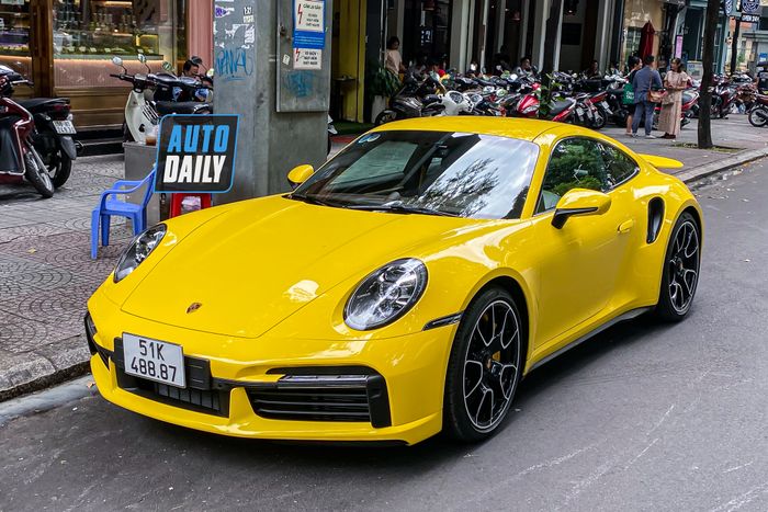 Chiếc Porsche 911 Turbo S màu vàng độc nhất Việt Nam của đại gia Sài Gòn