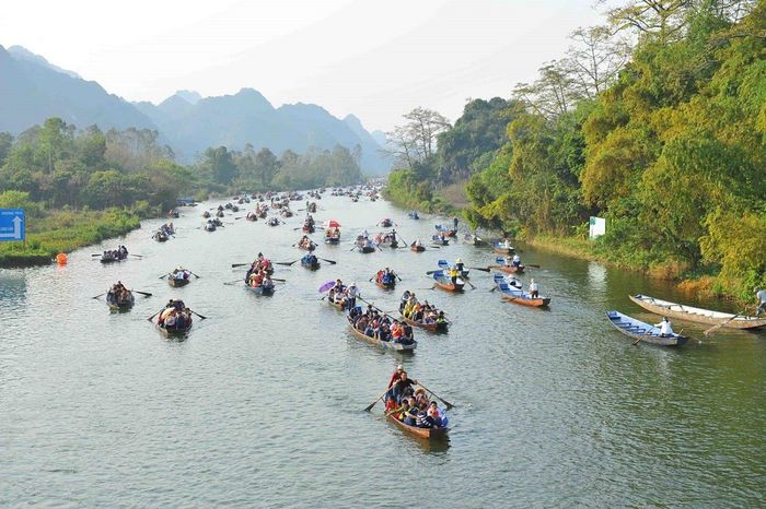 Cùng Mytour.vn khám phá lễ hội chùa Hương - Nét đẹp văn hóa dân tộc Việt