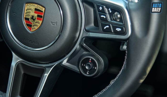 Khám phá chi tiết của chiếc xe hiếm hoi Porsche Cayenne Coupe GTS có giá 9,9 tỷ đồng tại Việt Nam.