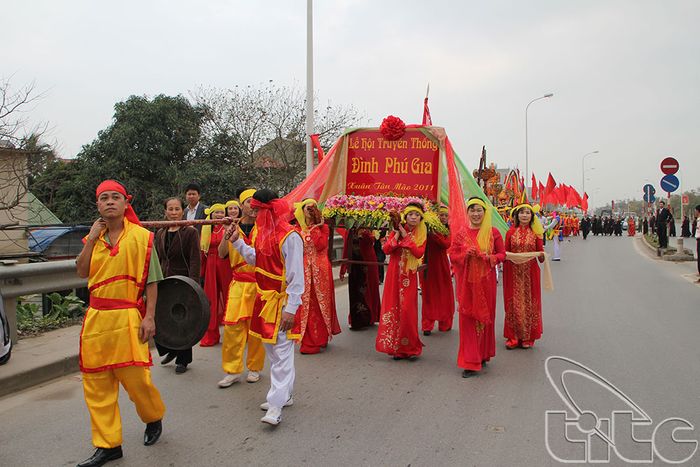 Lễ hội đình Phú Gia - Đặc điểm của Lễ hội truyền thống Hà Nội 6