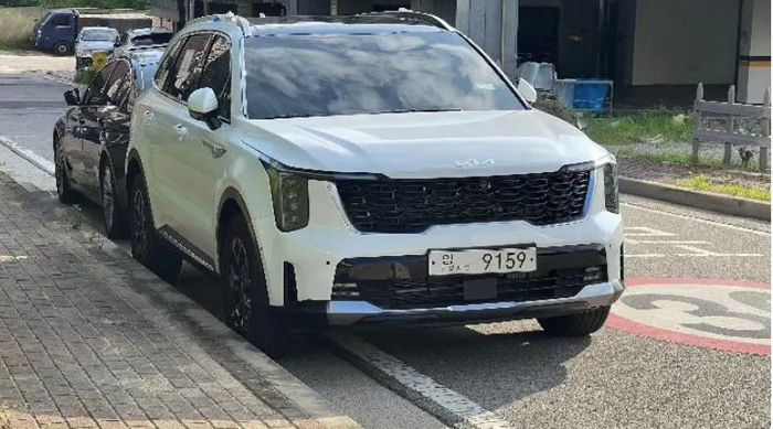 Thêm hình ảnh thực tế Kia Sorento 2024: Thiết kế hấp dẫn, khi về Việt Nam chắc chắn sẽ thu hút sự chú ý kia-sorento-in-the-wild-4-3.jpg