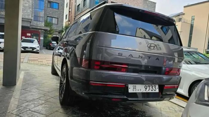 Ghi nhận Hyundai Santa Fe 2024 phiên bản Plug In Hybrid trong thực tế hyundai-santa-fe-plug-in-2jpg.webp