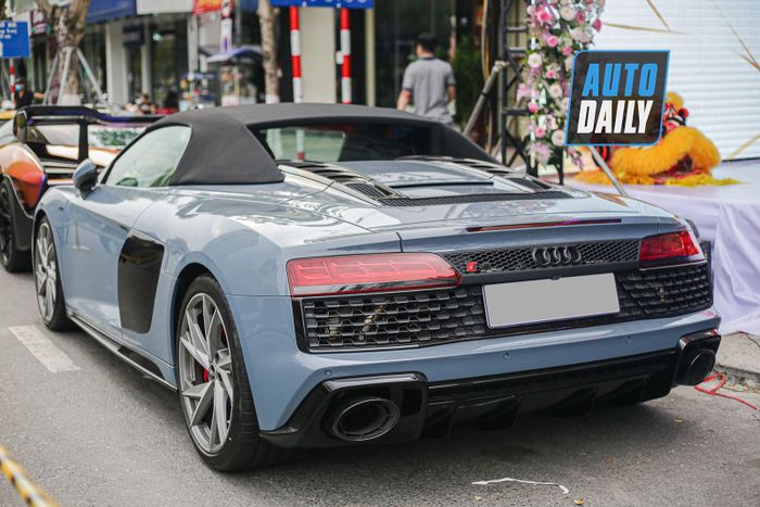 Khám phá chiếc Audi R8 Spyder RWD đầu tiên có giá gần 20 tỷ đồng về Việt Nam