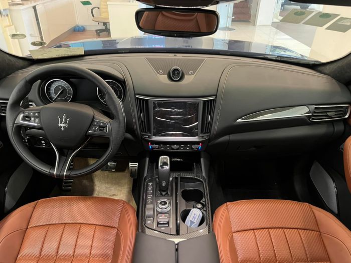 Maserati Levante 2022 đã về Việt Nam, có giá từ 5,5 tỷ, cạnh tranh với Porsche Cayenne.