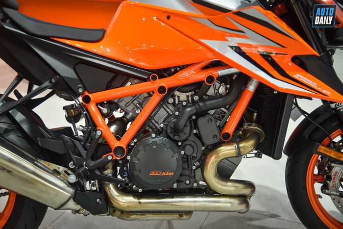 Thông tin chi tiết về KTM 1290 Super Duke R Evo với giá bằng Hyundai Tucson xăng đặc biệt ktm-1290-super-duke-r-5.jpg