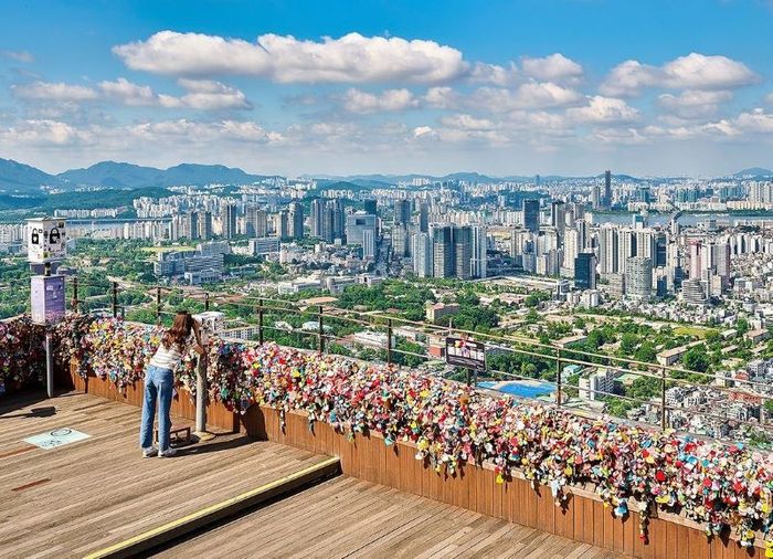 Tháp Namsan, điểm du lịch hàng đầu tại xứ sở kim chi 8