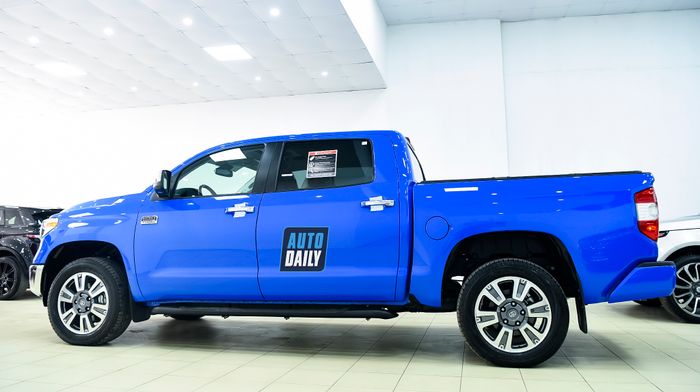 Ảnh chi tiết của Toyota Tundra 1794 Edition 2021 mới về Việt Nam t7.jpg