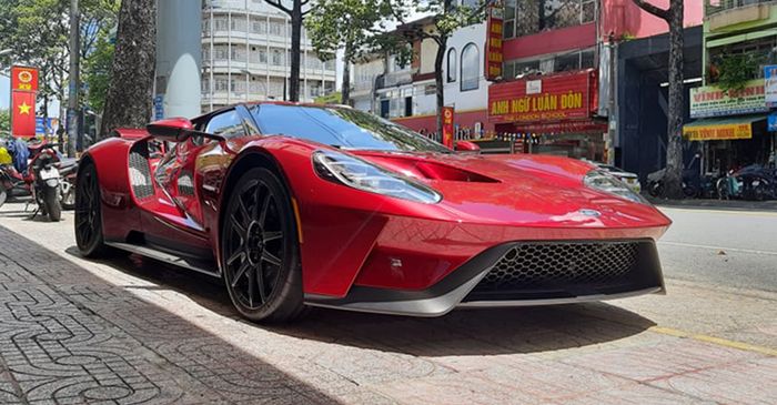 Ông chủ của chuỗi cửa hàng cafe Trung Nguyên mua chiếc siêu xe Ford GT Cặp đôi Ford GT hiếm hoi xuất hiện tại Việt Nam 188535068-212971053972203-710588704955829363-n.jpg