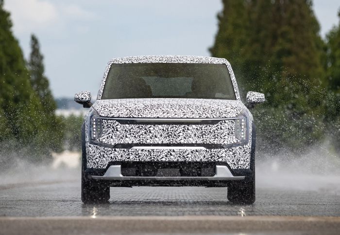 Kia tiết lộ hình ảnh đầu tiên của mẫu SUV cỡ lớn EV9 sắp ra mắt kia-ev9-00004.jpg