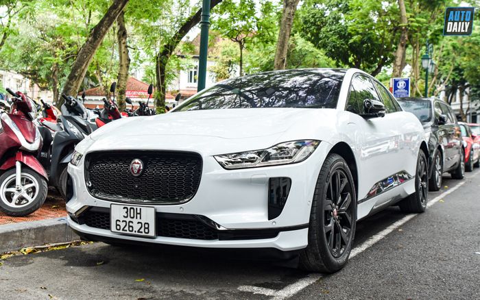 Xe điện Jaguar I-Pace EV400 chính hãng tại Hà Nội, có khả năng di chuyển 470 km mỗi lần sạc adt-2201.jpg