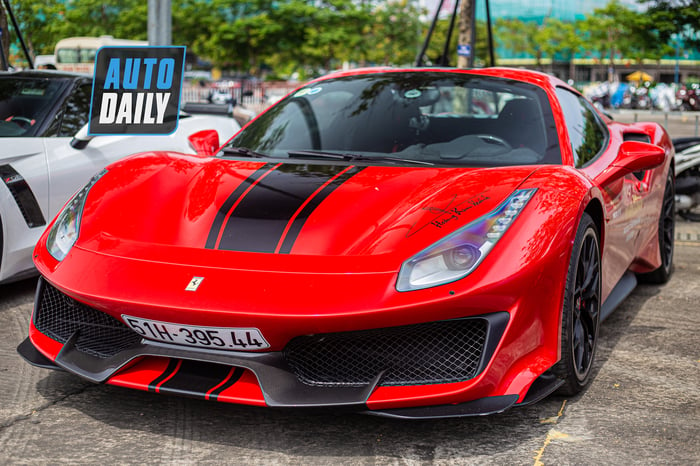 Có gì đặc biệt trên chiếc Ferrari 488 Pista Spider, có giá gần 40 tỷ đồng, khiến nó trở thành trung tâm chú ý ngay khi về Việt Nam?