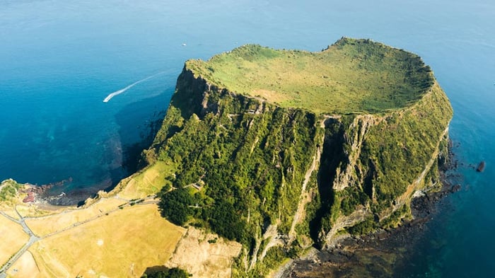 Trải nghiệm chuyến tham quan Seongsan Ilchulbong, khám phá vẻ đẹp hoang sơ của núi lửa Jeju 2