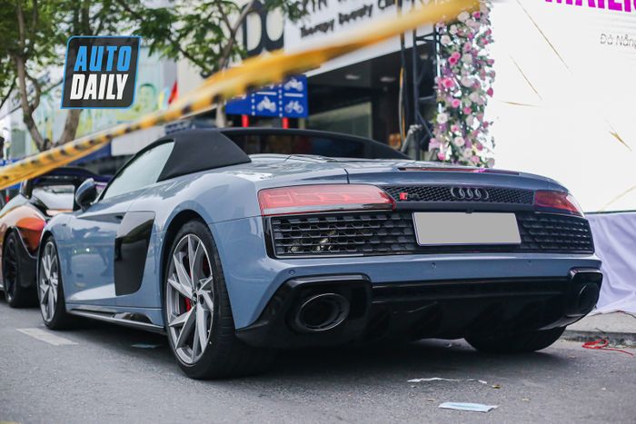 Khám phá chiếc Audi R8 Spyder RWD đầu tiên có giá gần 20 tỷ đồng về Việt Nam