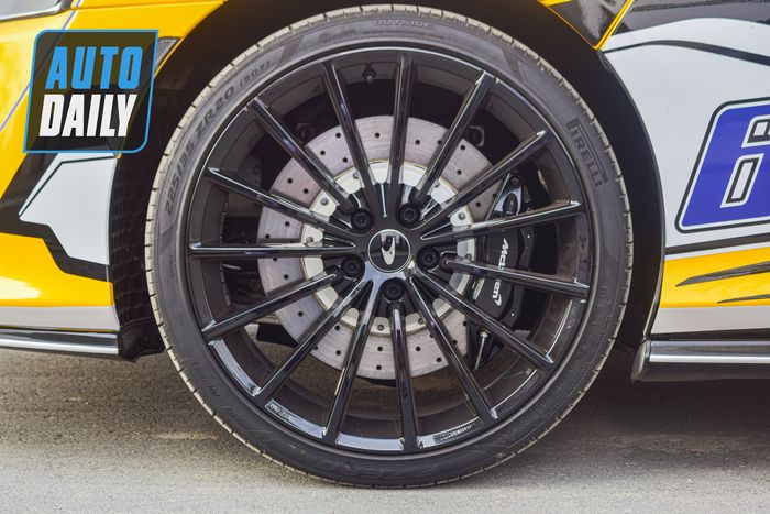 Khám phá siêu xe McLaren GT giá hơn 15 tỷ đồng, cốp rộng hơn cả Toyota Camry