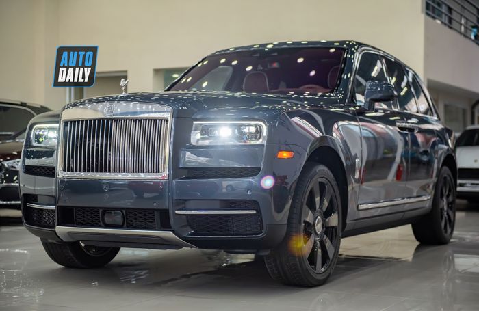 Khám phá chiếc Rolls-Royce Cullinan 2022 với màu sắc độc nhất tại Việt Nam