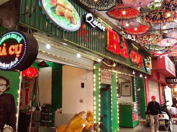 Khi đến Hải Phòng, đừng quên ghé qua thưởng thức Bánh đa cua của Bà Cụ 2 nhé