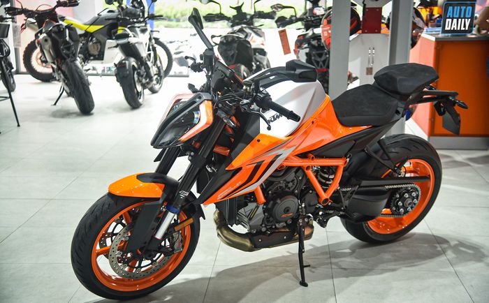 Thông tin chi tiết về KTM 1290 Super Duke R Evo với giá bằng Hyundai Tucson xăng đặc biệt ktm-1290-super-duke-r-14.jpg