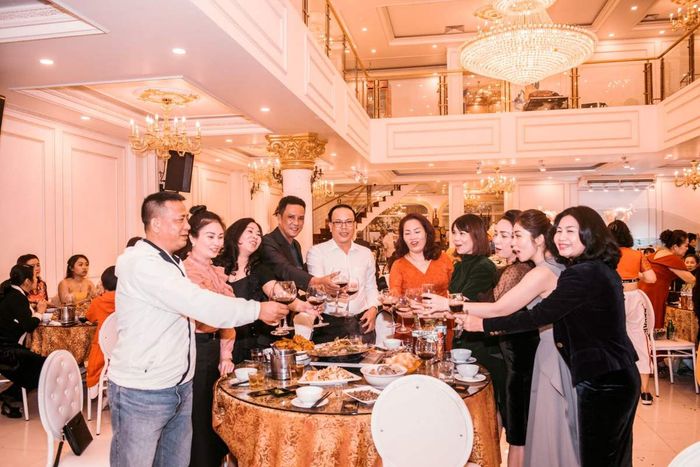 Khám phá hương vị biển tươi ngon tại Ngư Trường Buffet Hải Sản Hải Phòng số 27, một điểm đến không thể bỏ qua cho những người yêu thích ẩm thực biển