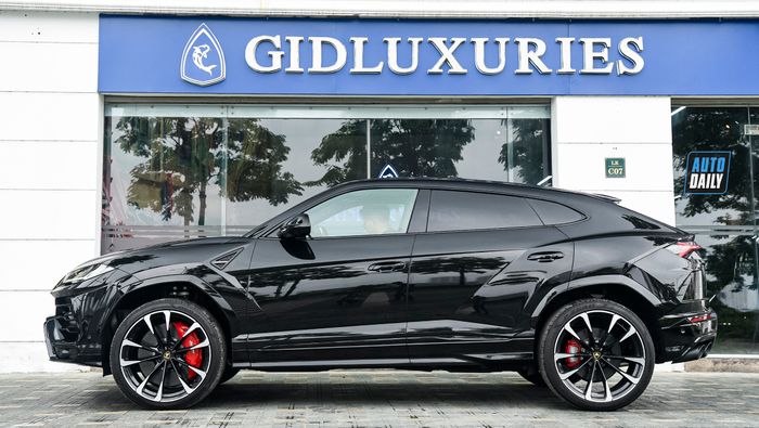 Thông tin chi tiết về chiếc Lamborghini Urus 2022 có giá hơn 20 tỷ đồng tại Việt Nam 9.jpg