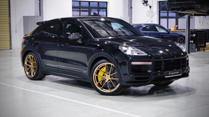 Đại gia ở Nam Định mua chiếc Porsche Cayenne Turbo GT với giá trên 12 tỷ đồng.