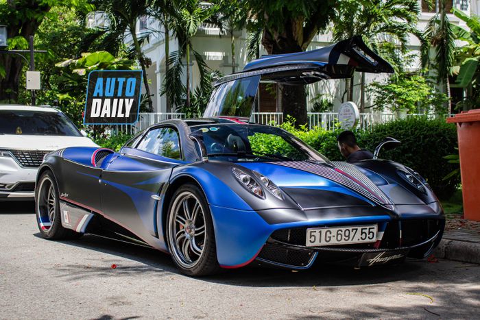 Minh Nhựa điều khiển Pagani Huayra trị giá hàng trăm tỷ xuống phố, gặp gỡ với Ferrari F8 triệu đô của Cường Đô-la