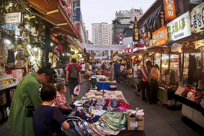 Khám phá thiên đường giải trí sôi động Hongdae tại Hàn Quốc