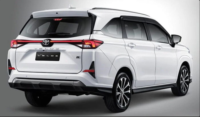 Toyota Veloz Cross và Avanza Premio 2022 sẽ chính thức ra mắt tại Việt Nam với mức giá khởi điểm từ 14.450 USD.