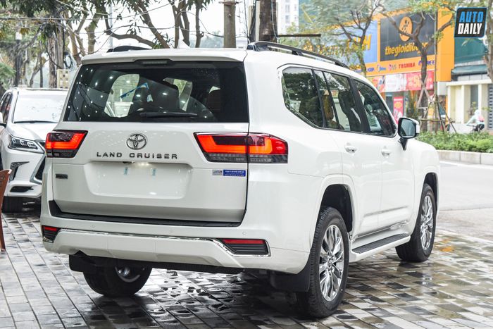 Toyota Land Cruiser VXR 2022 với nội thất cực kỳ sang trọng, giá hơn 8 tỷ adt-7362.jpg