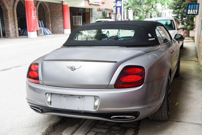 Bentley Continental SuperSports Convertible hiện diện tại Hà Nội adt-2743.jpg