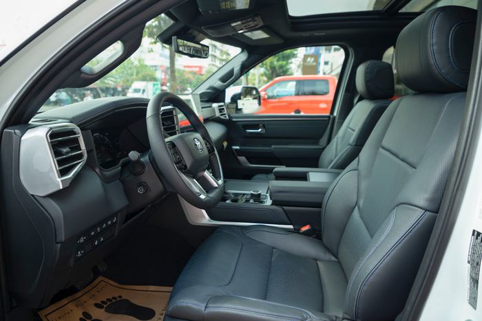 Toyota Tundra 2022 lần đầu tiên xuất hiện tại Campuchia và sẽ sớm có mặt tại Việt Nam 277775473-2817183198589942-1581214949174773776-n.jpeg