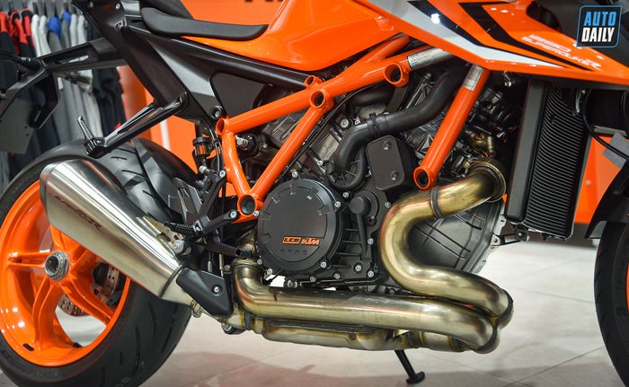 Thông tin chi tiết về KTM 1290 Super Duke R Evo với giá bằng Hyundai Tucson xăng đặc biệt ktm-1290-super-duke-r-7.jpg