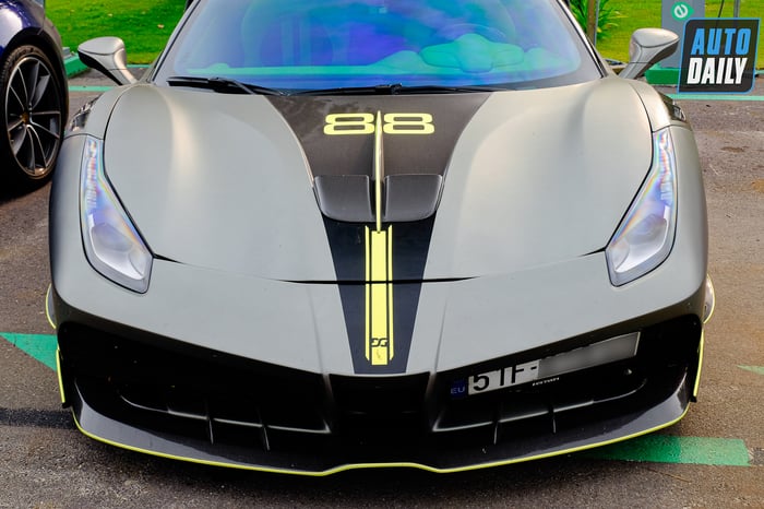 Khám phá chiếc Ferrari 488 được độ theo phong cách của Misha Designs lần thứ hai tại Việt Nam, với nội thất được bọc da màu độc đáo trong hình ảnh ferrari-488-gtb-misha-designs-thu-hai-viet-nam-Mytour-6.JPG